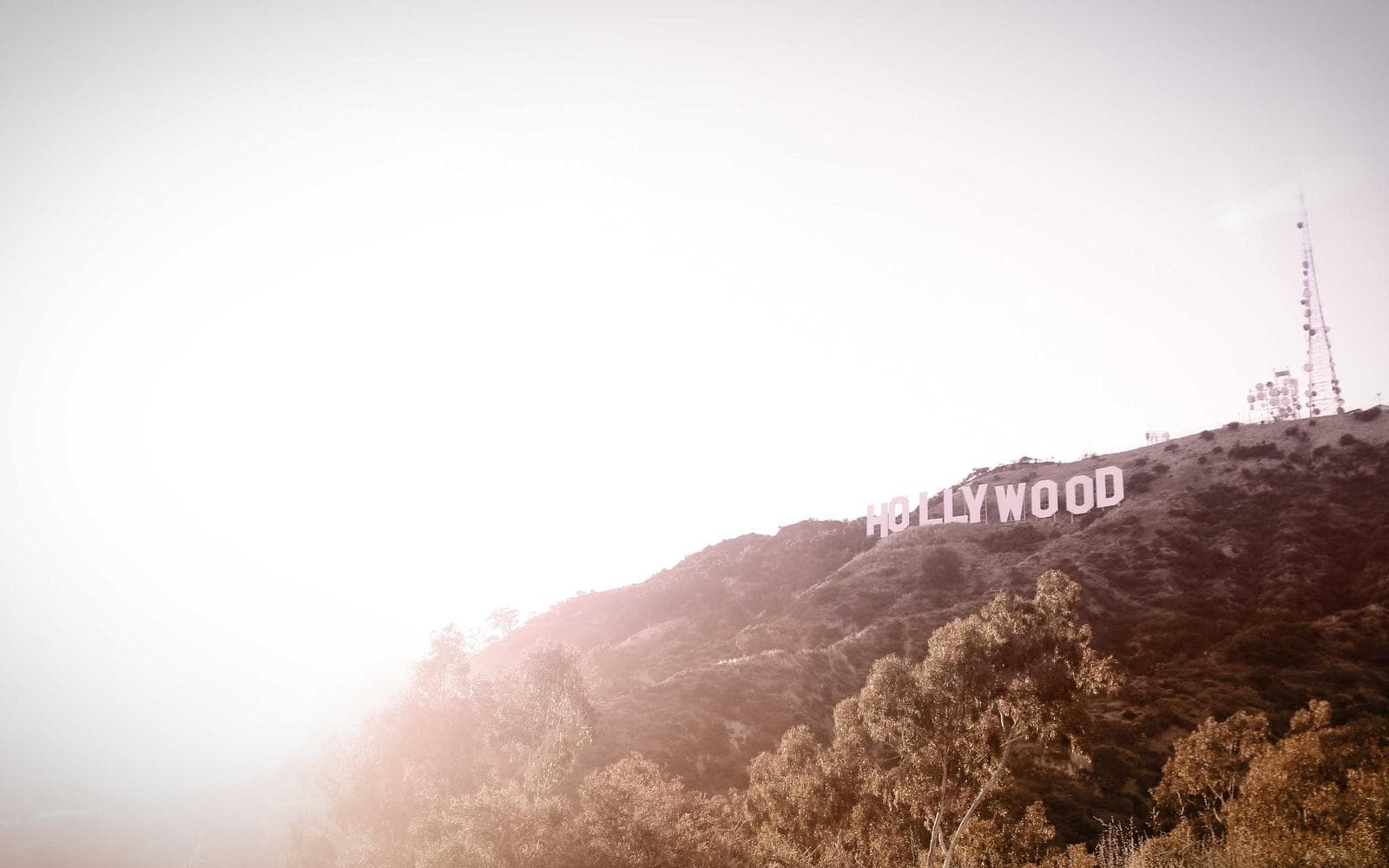 Waterfront 3BHK with Lagoon View - Image 2