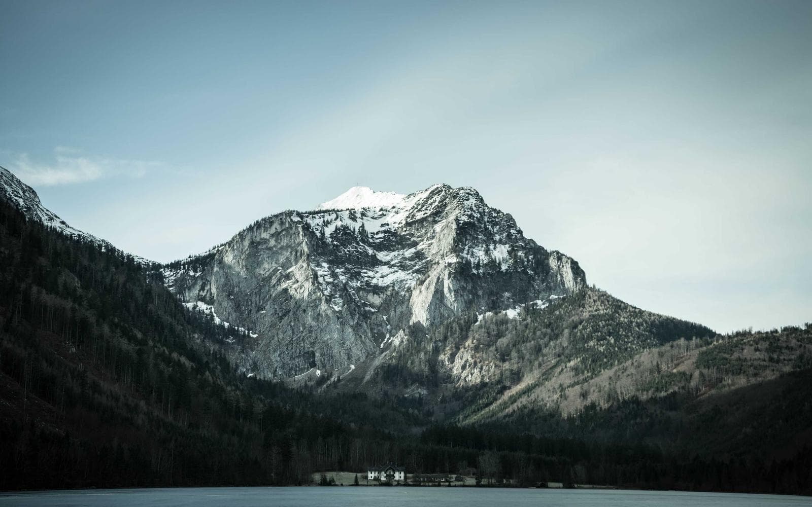 Luxury Farmhouse in Chattarpur - Image 4