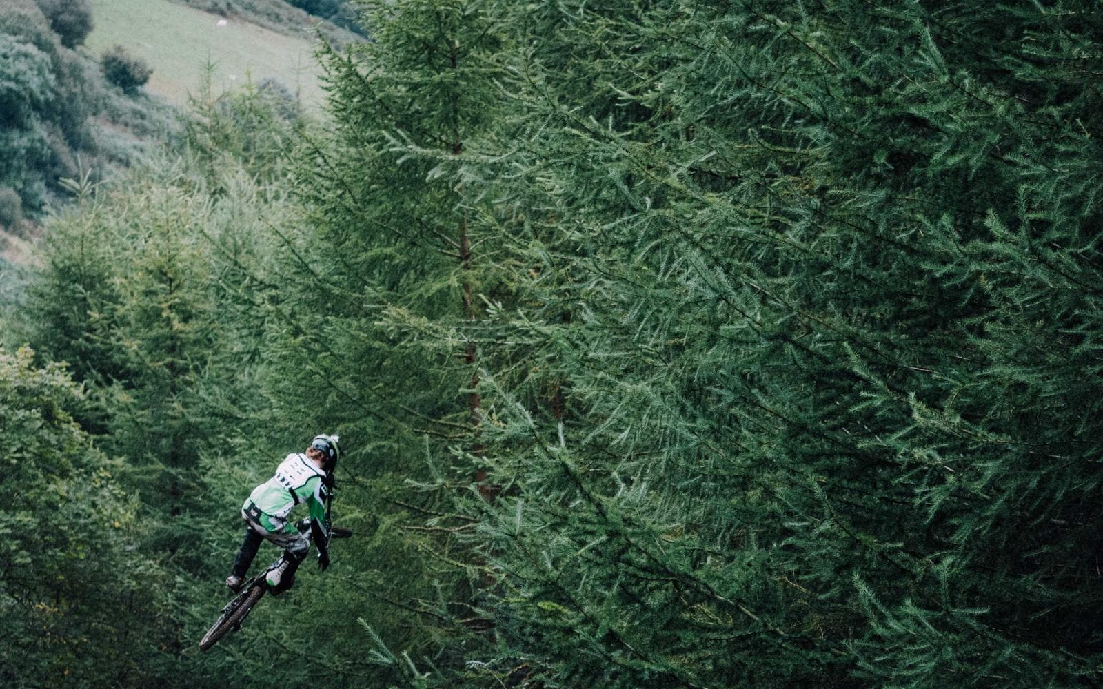 Ultra Luxury 5BHK Penthouse on Golf Course Road - Image 4